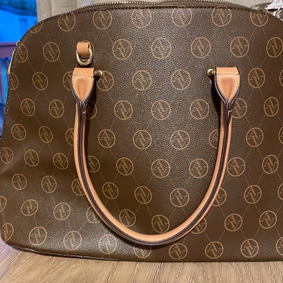 Purse ADRIENNE VITTADINI IN PERFECT CONDITION - Picture 4 of 10